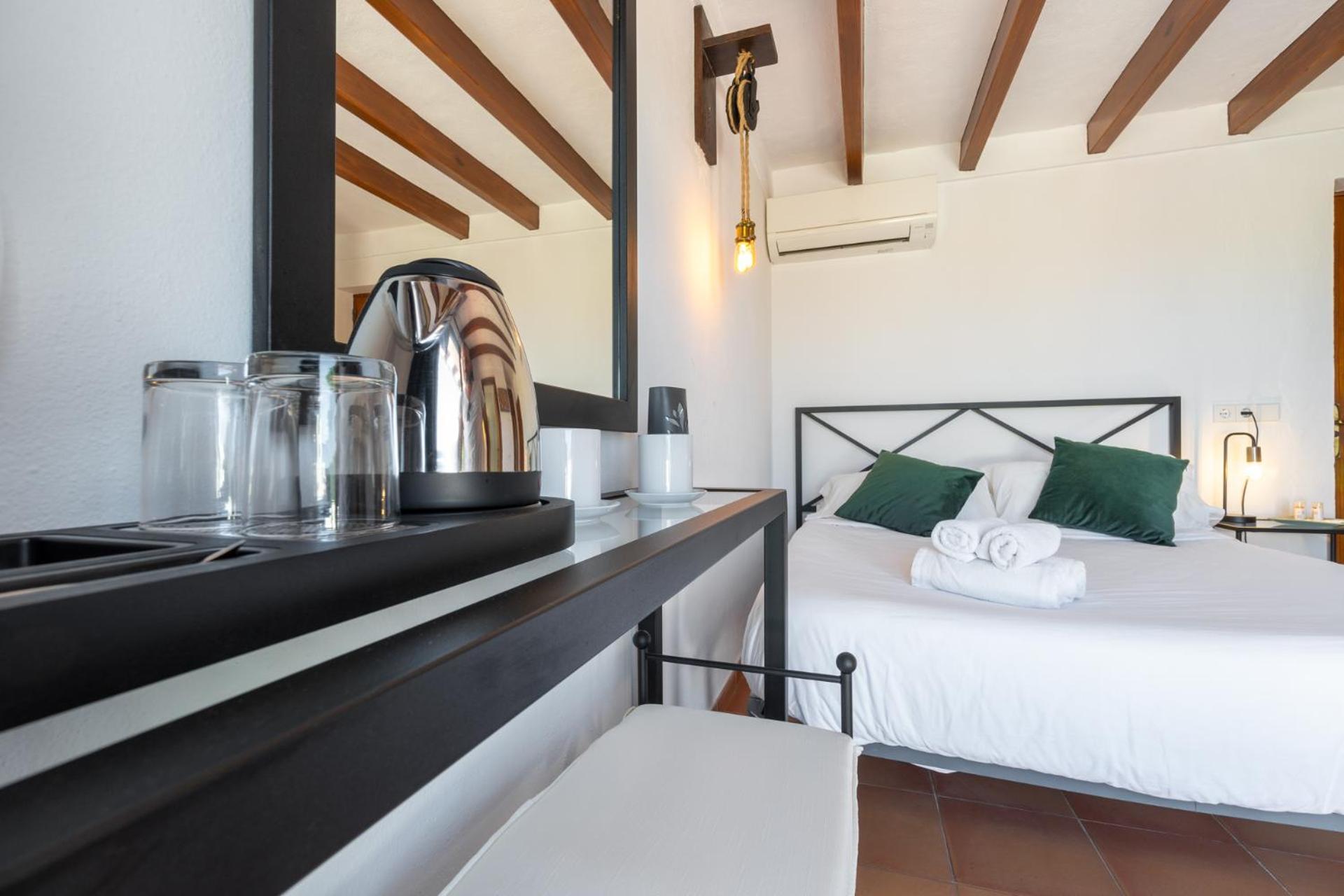 Hostal Restaurante Pou Des Lleo Sant Carles de Peralta Kültér fotó