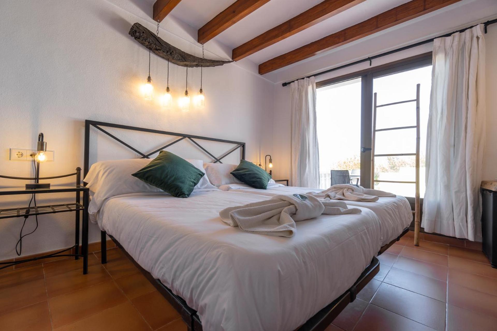 Hostal Restaurante Pou Des Lleo Sant Carles de Peralta Kültér fotó