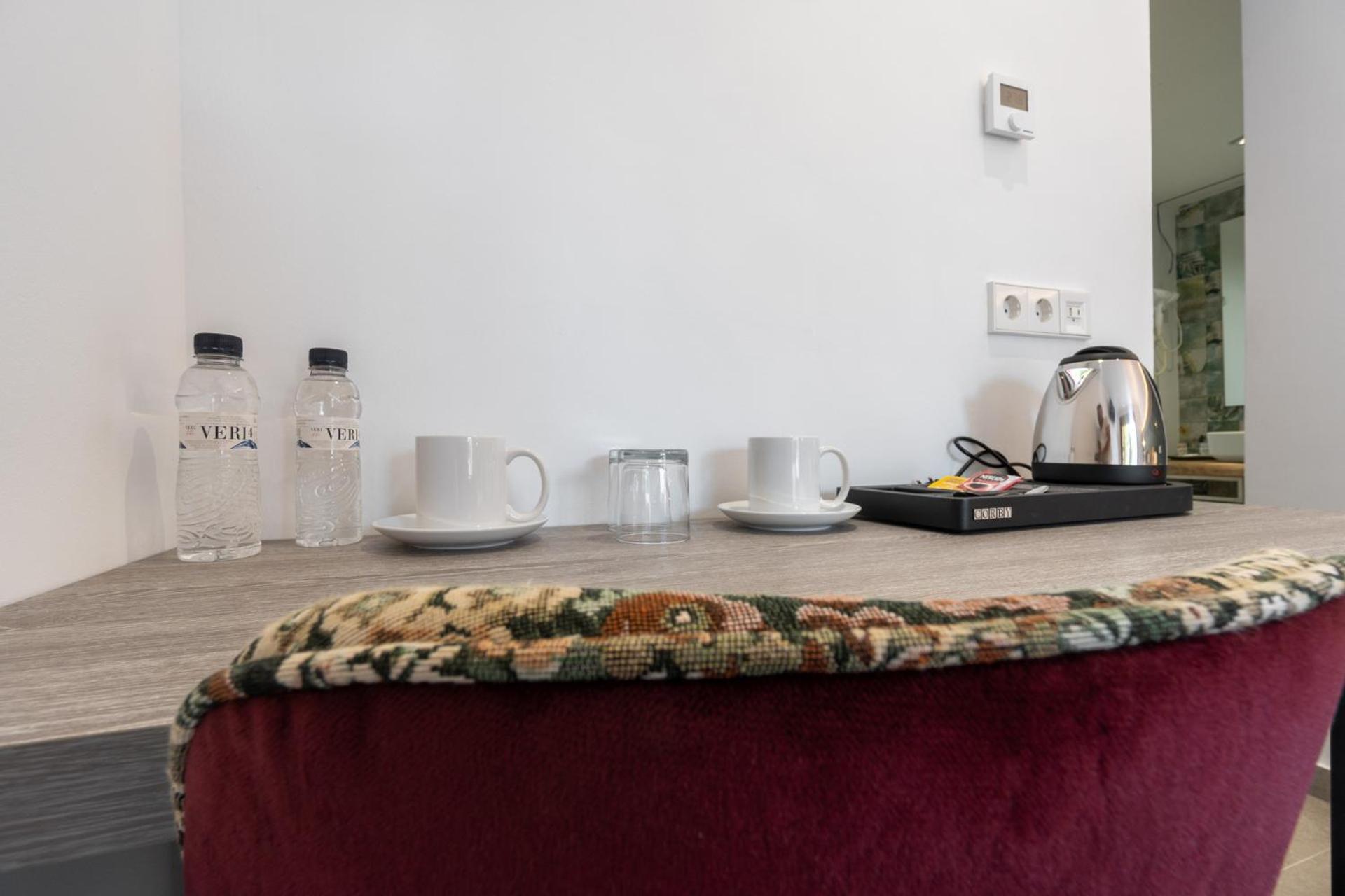 Hostal Restaurante Pou Des Lleo Sant Carles de Peralta Szoba fotó
