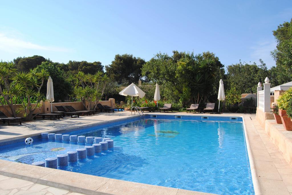 Hostal Restaurante Pou Des Lleo Sant Carles de Peralta Kültér fotó